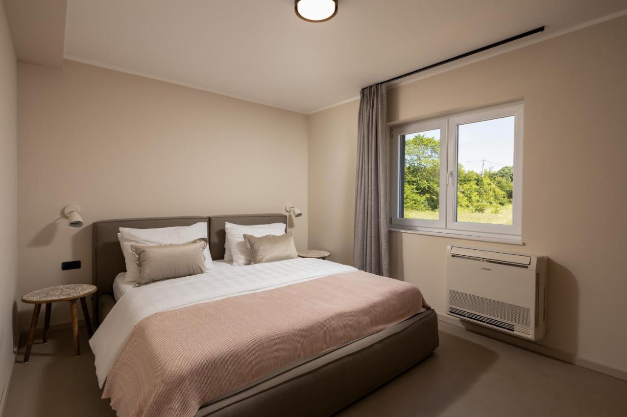 3 Luxury Bedroom Apartment Emma Синь Экстерьер фото