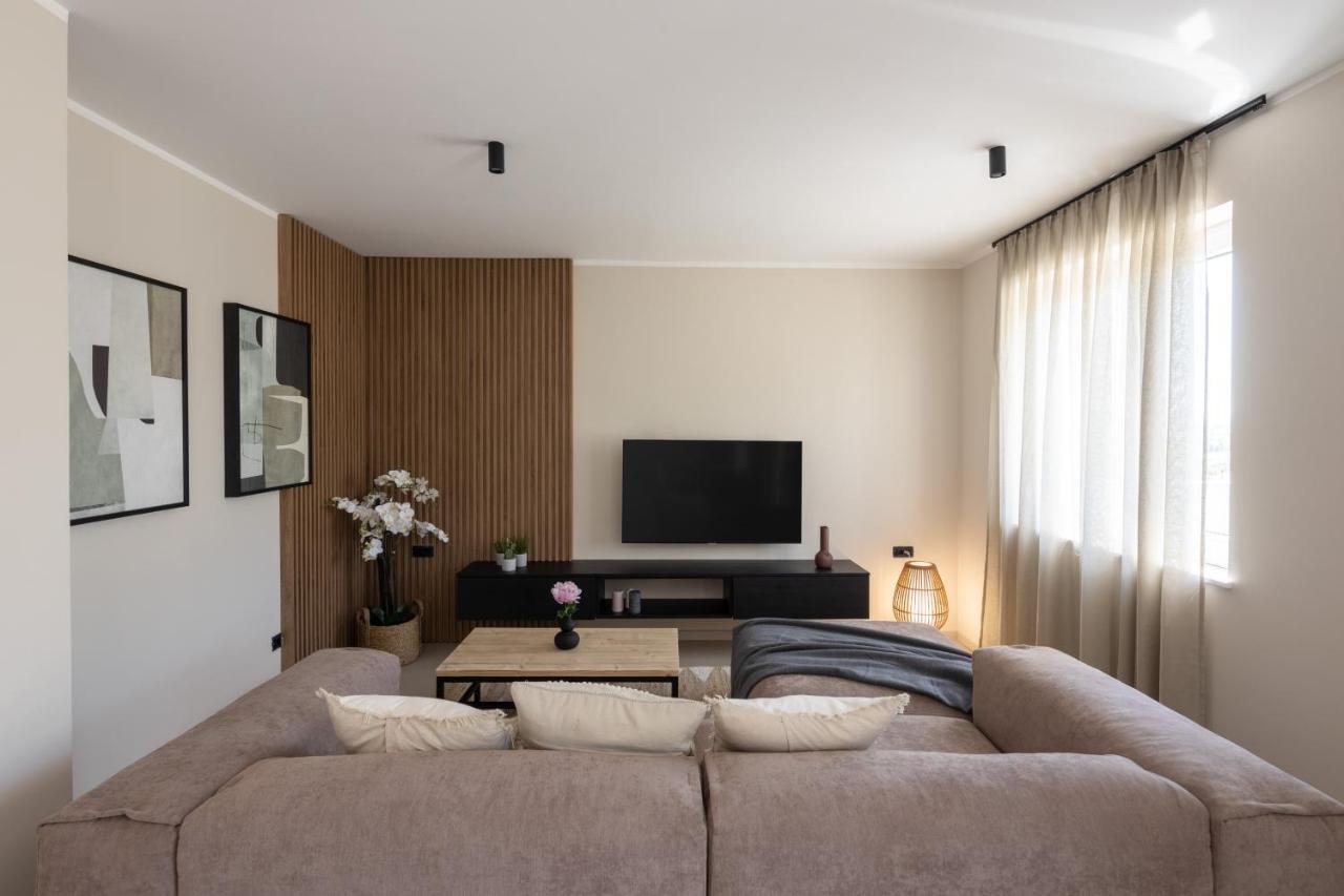 3 Luxury Bedroom Apartment Emma Синь Экстерьер фото